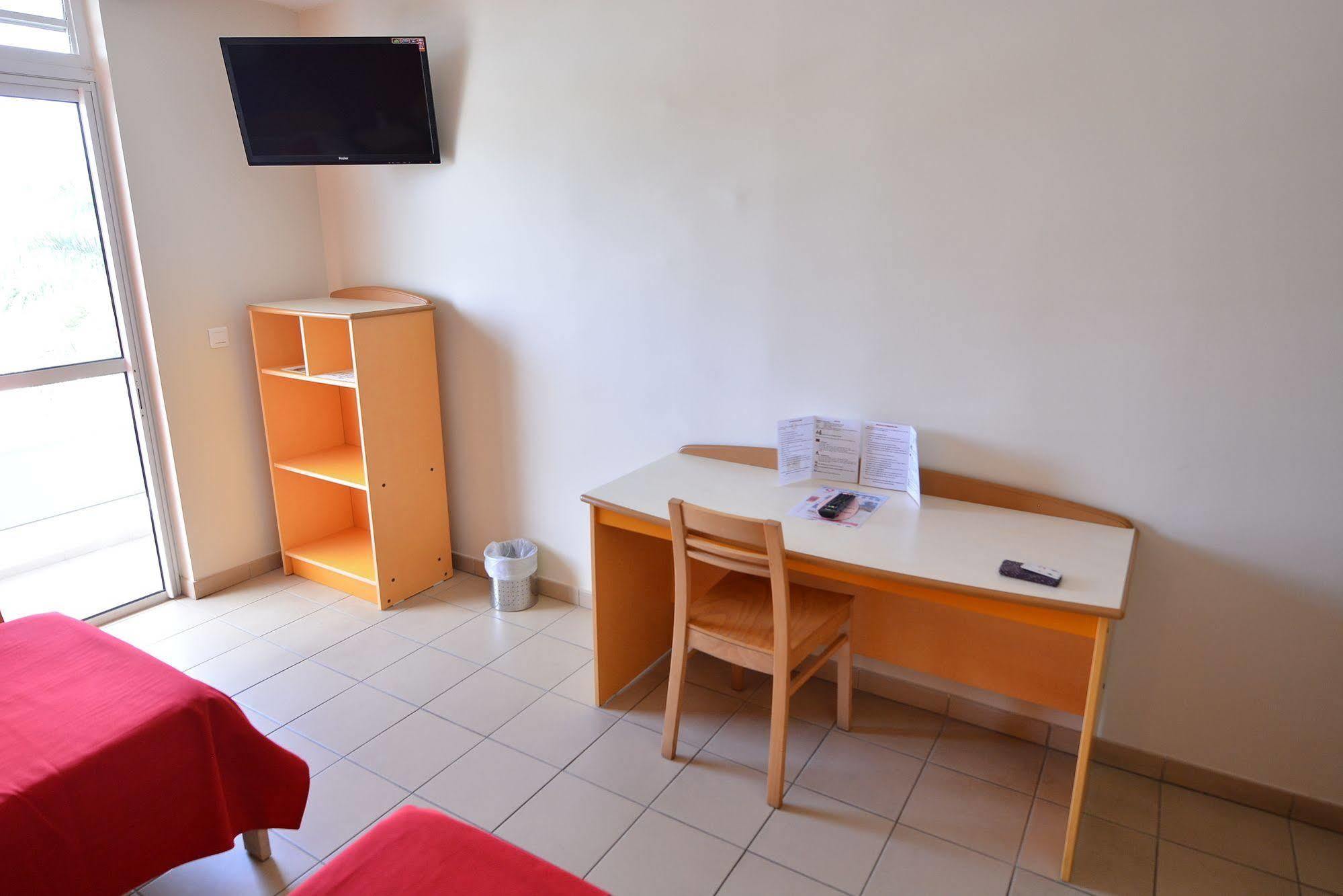 Хостел Centre International De Sejour Фор-де-Франс Экстерьер фото